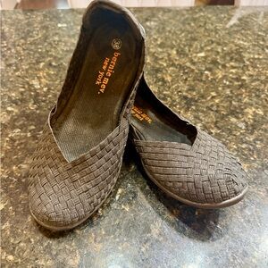 Bernie Mev Women's, Catwalk Slip-On Black sz 38